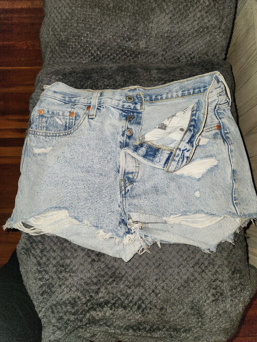 Levi’s Premium 501 W29 Distressed Light Wash Denim Cutoff Shorts Grunge Raw Hem